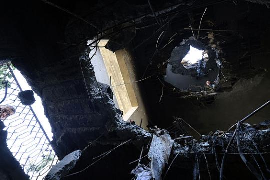 مقتل 3 نساء وإصابة أخريات جراء سقوط شظايا صاروخية في بيت عوا قرب الخليل