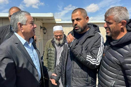 وفود عربية تتفقد بلدات النقب المتضررة وتطالب بحلول عاجلة لحماية السكان