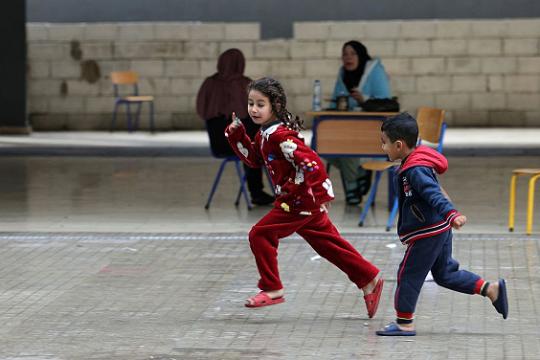 تصعيد متبادل جنوب لبنان: إصابات في صفوف الجيش الإسرائيلي ورشقات صاروخية تطال الجليل وحيفا
