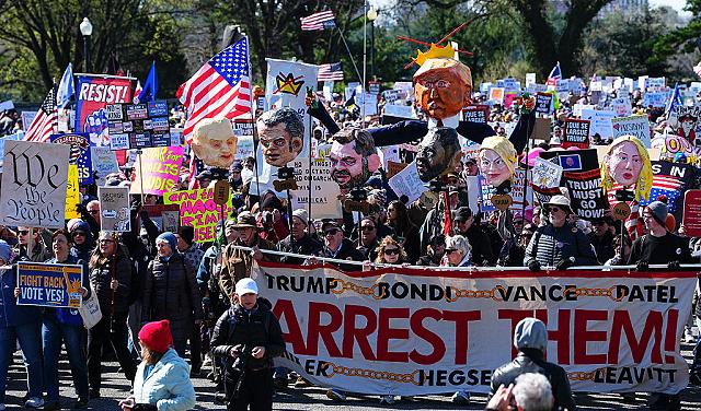 ضمن حركة "لا ملوك"