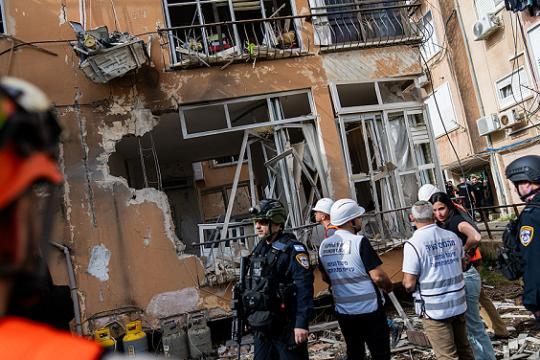 انسداد مفاوضات واشنطن–طهران: تصعيد مرتقب واستهداف محتمل للبنية التحتية الإيرانية