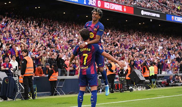 برشلونة يقترب من اللقب برباعية في الديربي… بايرن يحطم الأرقام القياسية وميلان يودّع سباق الكالتشيو