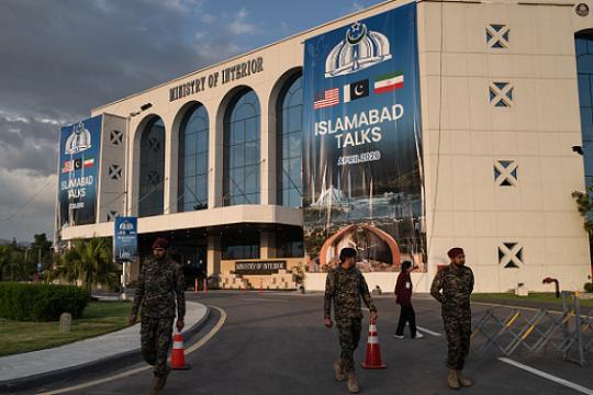 هدنة صامدة ومفاوضات متعثرة: واشنطن وطهران على مسار التهدئة رغم فجوة الخلافات