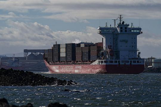 توتر متصاعد في مضيق هرمز: الهند تحتج على إيران بعد استهداف سفنها وتعطّل الملاحة