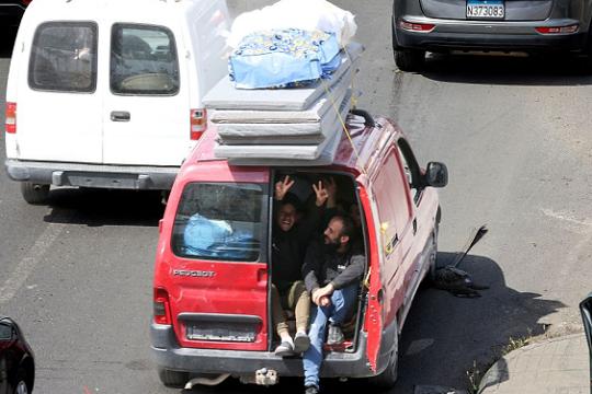 تصعيد متسارع جنوب لبنان: ارتفاع الضحايا وتبادل الضربات يهدد بانهيار الهدنة