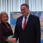 كاتس: لا وقف لإطلاق النار دون نزع سلاح حزب الله وتحذيرات من تصعيد في لبنان