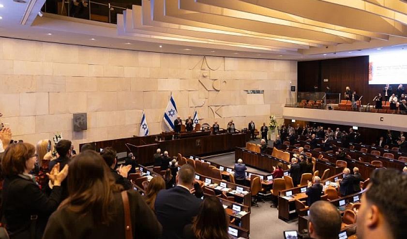 إقرار حل الكنيست بالإجماع وسط انقسام سياسي وأزمة قانون إعفاء الحريديين من التجنيد وتزايد احتمالات تبكير الانتخابات