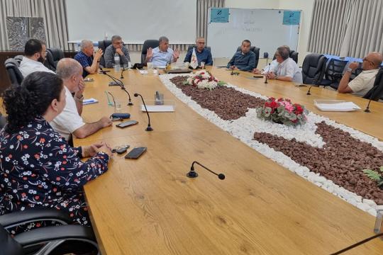 أم الفحم تعقد جلسة طارئة رفضاً لزيارة مرتقبة لعضو كنيست إلى مدارس المدينة