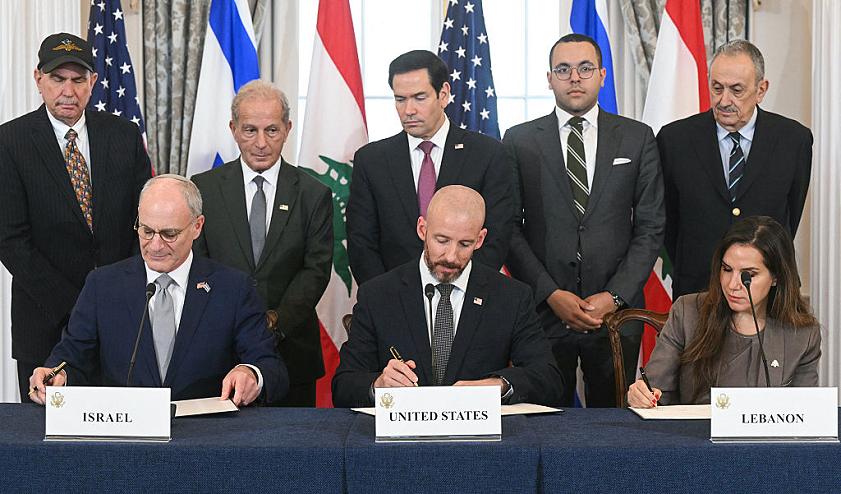 الاتفاق يتضمن انسحابًا إسرائيليًا تجريبيًا من منطقتين جنوبًا وانتشار الجيش اللبناني، مع ربط استكمال الانسحاب بمراحل لاحقة