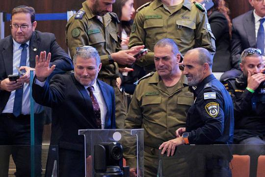 انتقادات داخل إسرائيل لتسييس «الموساد» و«الشاباك».. تحذيرات من استخدام الأجهزة الأمنية لمصالح نتنياهو