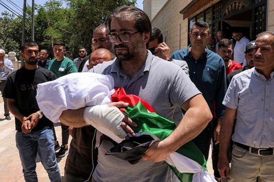 بعد أكثر من شهرين.. الاحتلال يرفض كشف مصير التحقيق مع جندي قتل رضيعًا في الخليل