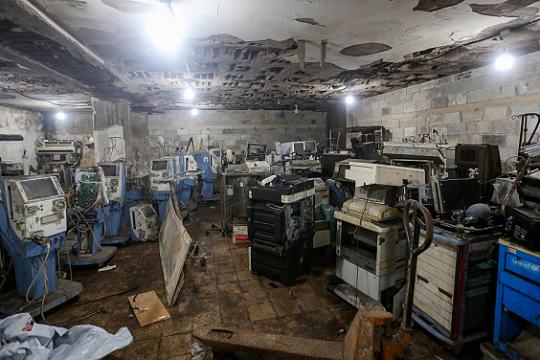 توقف 22 محطة أكسجين بغزة.. تحذيرات من انهيار شامل للخدمات الصحية جراء الحصار ونقص قطع الغيار