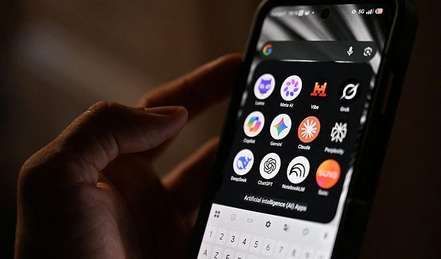 "بوليتيكو" تفضح مشروعاً عبر شركة "هافاس" للترويج لرواية الاحتلال