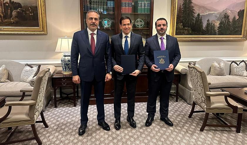 واشنطن ودول إقليمية تسعى لتحويل لقاء الشيباني ورئيس الموساد في الأردن إلى قناة حوار رسمي، وسط خلافات حول الانسحاب الإسرائيلي والترتيبات الأمنية