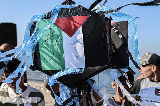 مجلس السلام يتبنى التوصيف الإسرائيلي للطائرات الورقية من غزة كـ«نشاط مسلح»