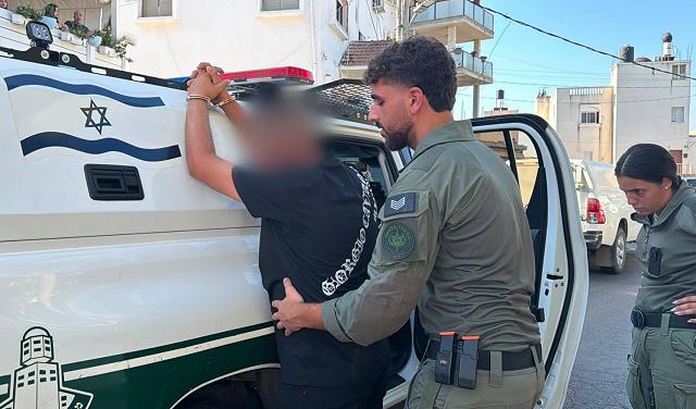 حملة أمنية ومرورية تشمل ضبط أسلحة وتوقيف مشغّل