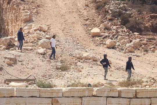 نتنياهو وهرتسوغ يدينان هجمات المستوطنين على قرى جنوب نابلس والجيش يعلن احتجاز مركباتهم