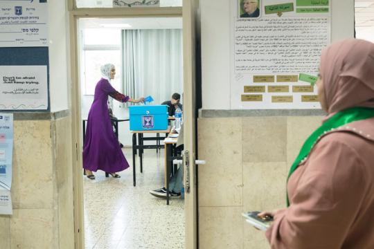 استطلاع إسرائيلي: المشتركة 7 مقاعد وآيزنكوت يتقدم على نتنياهو