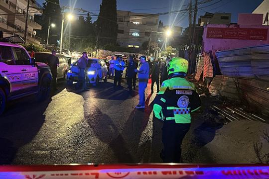 3 إصابات بينها حالة حرجة بجريمتي إطلاق نار في طمرة واللد وسط استمرار تصاعد العنف