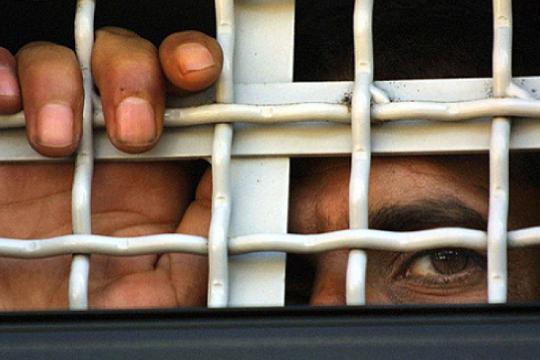 التماس للمحكمة العليا لإلغاء أوامر الطوارئ التي تسمح باكتظاظ السجون الإسرائيلية