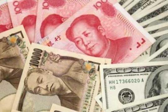 الدولار يتذبذب في آسيا وسط تحسن شهية المخاطرة ومخاوف الاضطرابات الأوروبية