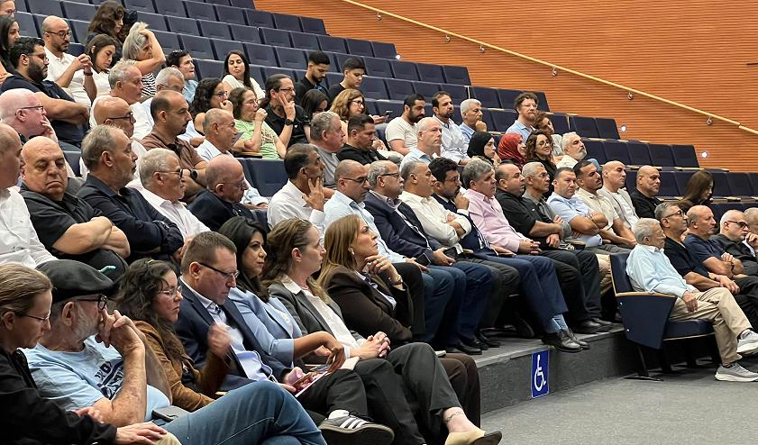 مشاركون يحذرون من تصاعد العنصرية ضد الأطباء العرب ويدعون إلى توفير حماية حكومية وملاحقة المحرّضين