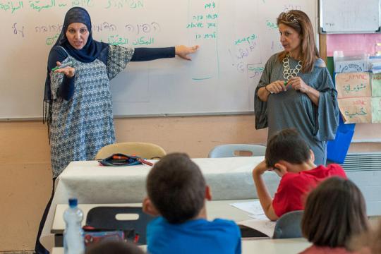 دراسة إسرائيلية تحذّر من فجوات التعليم العربي وتداعياتها على الاقتصاد