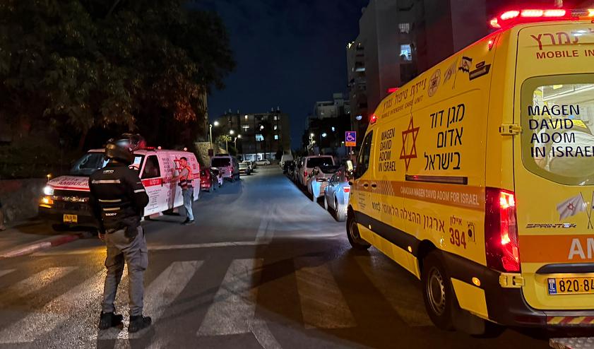 والشرطة تعتقل شقيقه (30 عامًا) بشبهة الضلوع في الجريمة