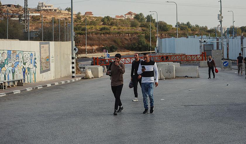 جيش الاحتلال يعلن قيودًا على عمل الفلسطينيين في الضفة الغربية وأغوار الأردن
