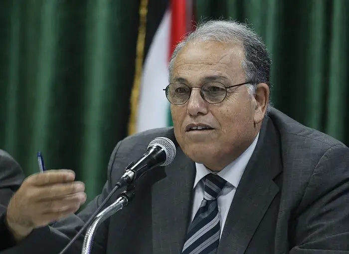 رئيس اللجنة الوطنية للتربية والثقافة يحذر من تدمير منهجي للجامعات والمدارس ويؤكد أن إنقاذ التعليم مهمة عاجلة للمجتمع الدولي