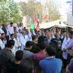 وقفة تضامنية أمام مقر الصليب في غزة دعمًا للطواقم الطبية المعتقلين