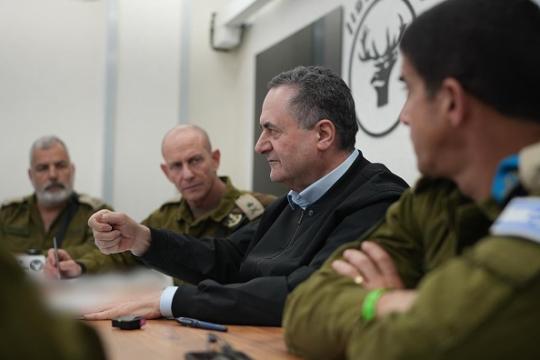 كاتس يهدد باستخدام "كامل القوة" في لبنان رغم الهدنة