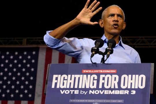 أوباما يهاجم ترامب ويتهم إدارته بالفوضى والفساد وشن حرب غير ضرورية على إيران