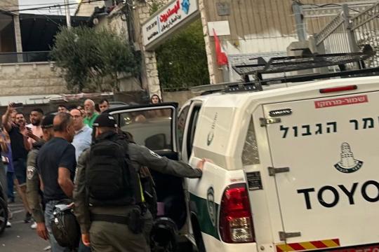 اقتحام محال تجارية في سلوان من قبل طواقم ضريبة الاحتلال