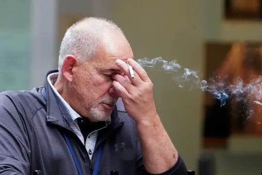 تراجع تاريخي في معدلات التدخين بأميركا.. النسبة تهبط إلى أقل من 10% لأول مرة