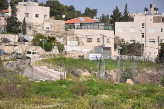 الاحتلال يناقش مخططين استيطانيين خطيرين في القدس يستهدفان الشيخ جراح ومطار القدس الدولي