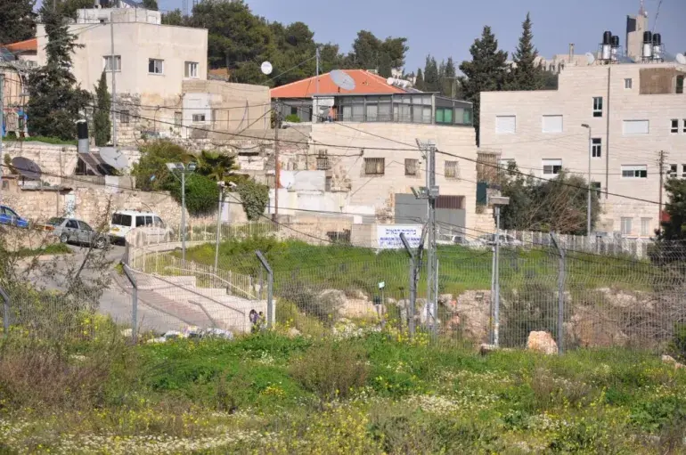 الاحتلال يناقش مخططين استيطانيين خطيرين في القدس يستهدفان الشيخ جراح ومطار القدس الدولي