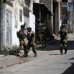 تواصل اعتداءات الاحتلال واعتقال عشرات الفلسطينيين في الضفة الغربية