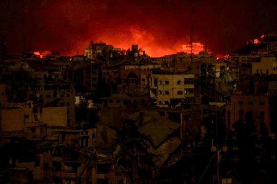 استشهاد 4 فلسطينيين في قصف إسرائيلي على وسط قطاع غزة