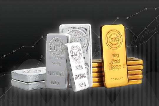 الذهب يهبط أكثر من 4% والفضة تفقد 10% مع تواصل عمليات البيع الحادة