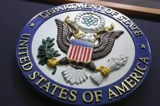 الخارجية الأمريكية تطلب من الدبلوماسيين وعائلاتهم مغادرة لبنان مؤقتاً
