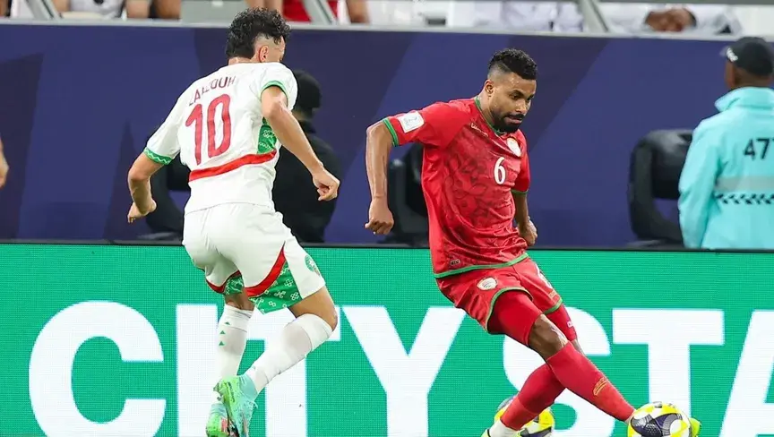 طرد حمد الله يقلّص حظوظ “أسود الأطلس” ويمنح عمان دفعة دون استثمارٍ هجومي فعلي