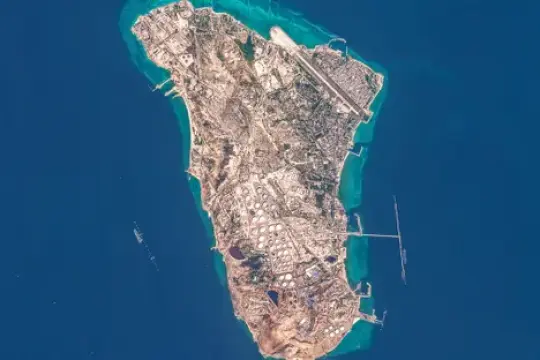 إيران تهدد بفتح جبهة في مضيق باب المندب ورفضت خطة أميركية لوقف الحرب