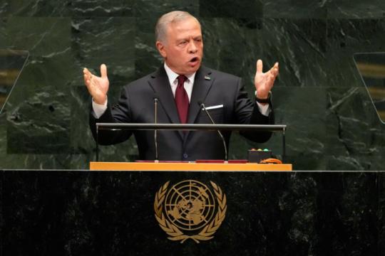 الملك عبدالله الثاني: غزة والضفة وجهان لاستراتيجية واحدة لفرض واقع جديد