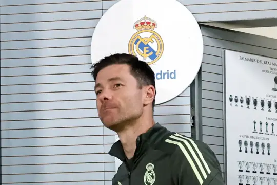 ريال مدريد يُنهي مشواره مع تشابي ألونسو بعد 232 يوماً فقط