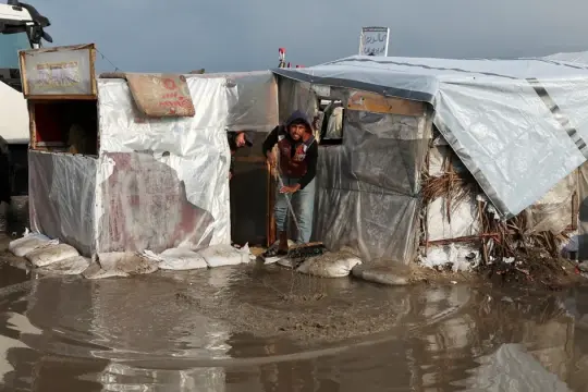 الجبهة الشعبية تحذر من كارثة إنسانية جديدة في غزة مع موجة الطقس السيء