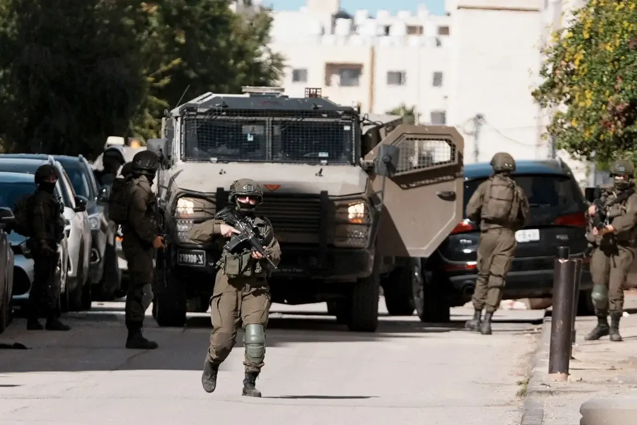 قصف واقتحامات واعتداءات للمستوطنين وتجريف أراضٍ زراعية