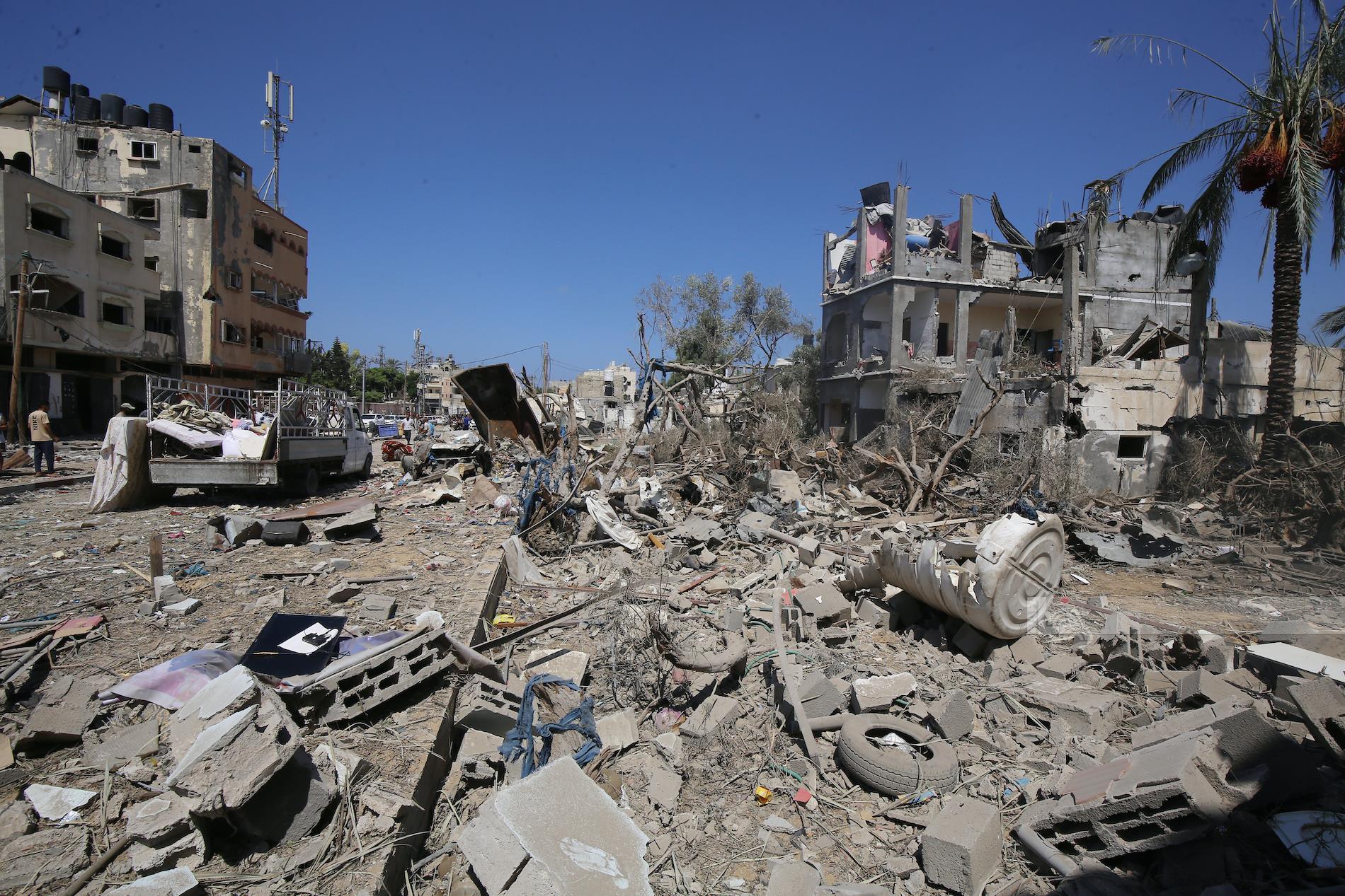 إصابة 13 شخصًا واستشهاد 7 خلال آخر 24 ساعة وسط استمرار أزمة الوصول للضحايا تحت الركام