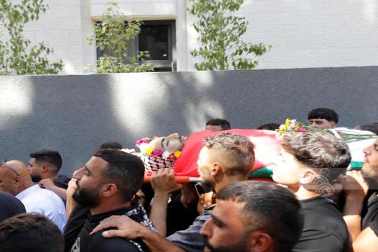 تشييع جثمان الشهيد الفتى فادي النعسان في المغير وسط إجراءات إسرائيلية مشددة