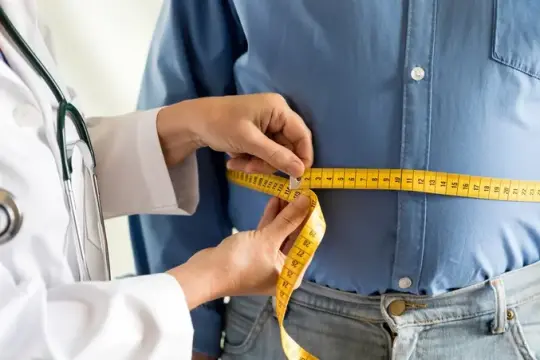 دراسة: الدماغ يدافع عن الوزن الأعلى ويقاوم خسارة الكيلوغرامات